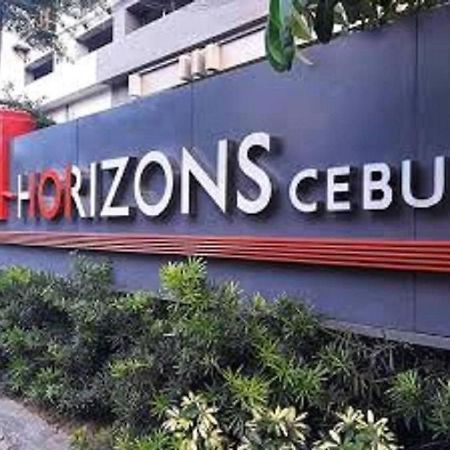 Horizon 101 A1 Shortwalk Robinson Mall Mango Square Bars Free Pool Cebu Esterno foto